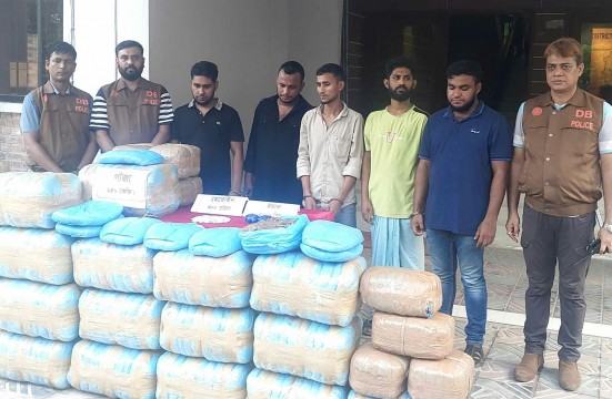 ফতুল্লায় কোটি টাকার মাদকসহ গ্রেফতার ৫