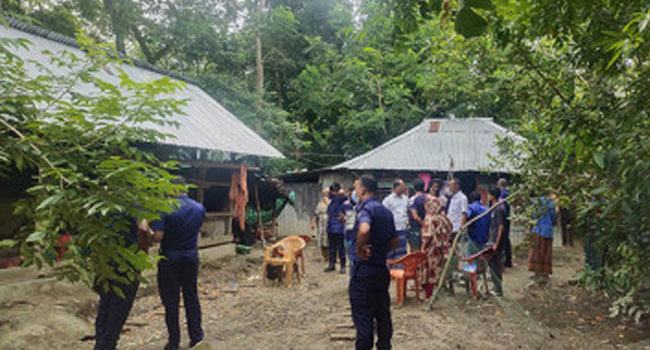 নাজিরপুরে হাত-মুখ বাঁধা প্রবাসীর স্ত্রীর লাশ উদ্ধার