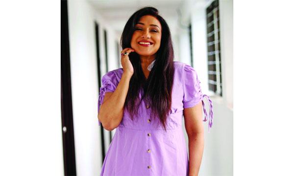 ‘স্পর্শ’ করে ফিরে গেলেন ঋতুপর্ণা