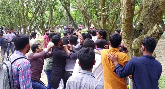 ইবিতে শোক দিবসের অনুষ্ঠান শেষেই ছাত্রলীগের মারামারি