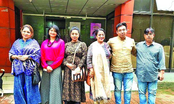 গাজী মাজহারুল আনোয়ারের গানে মুগ্ধ তারা