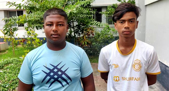 সমালোচিত বখাটে টিকটকার আতিক ডনসহ আটক ২