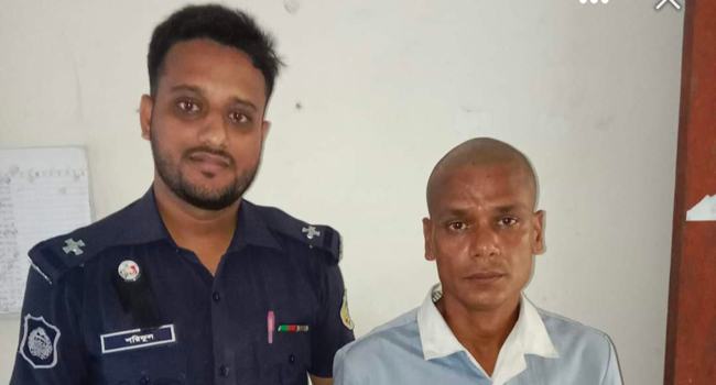 বানারীপাড়ায় স্ত্রীকে পিটিয়ে ও চুবিয়ে হত্যা, স্বামী গ্রেফতার
