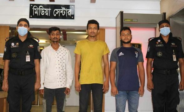সমকামী নাটক সাজিয়ে শিক্ষক হত্যার চিরকুট রহস্য উদঘাটন, আটক ৩