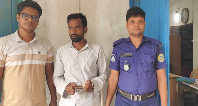 উজিরপুরে শিক্ষিকার কাছে চাঁদা দাবিতে এক যুবক গ্রেফতার