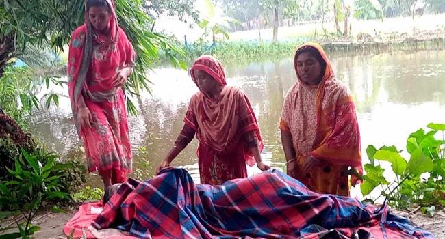 কুষ্টিয়ায় পুকুর থেকে গৃহবধুর লাশ উদ্ধার
