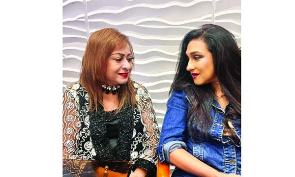 অঞ্জনা জানালেন ঋতুপর্ণা’য় মুগ্ধতার কথা