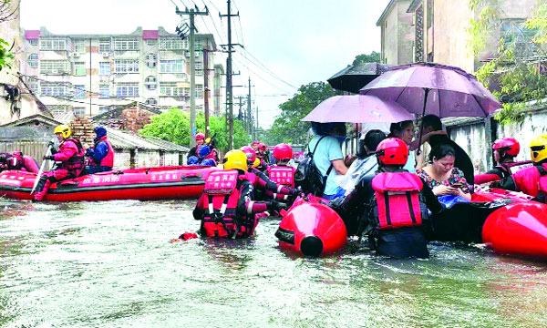 চীনে ভারী বৃষ্টি বন্যায় সরানো হলো হাজারো মানুষ