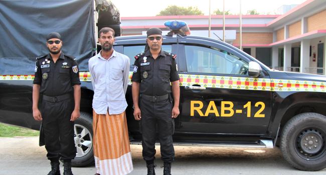 উল্লাপাড়ায় মানবপাচার মামলার আসামি গ্রেফতার
