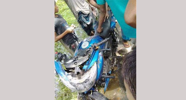 নোয়াখালীতে সড়ক দুর্ঘটনায় ৩ ভাই নিহত