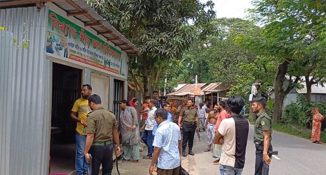 সিরাজদিখানে হাড়ভাঙ্গার অপচিকিৎসা করায় ২ প্রতিষ্ঠানকে সিলগালা