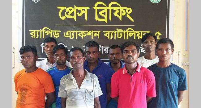 সিংড়ায় চোলাই মদ তৈরির অপরাধে গ্রেফতার ৯