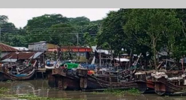 বঙ্গোপসাগরে লঘুচাপ : নিরাপদ আশ্রয়ে শত শত ফিশিংবোট