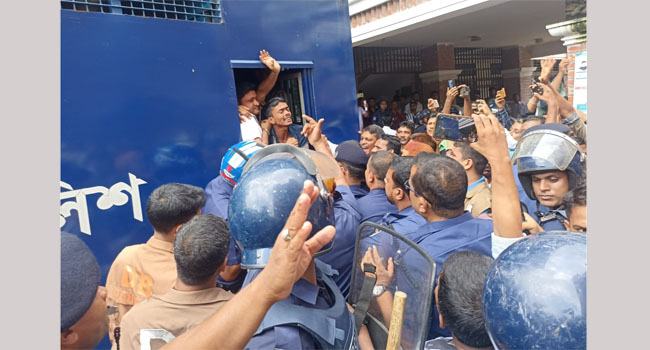 লক্ষ্মীপুরে বিএনপি নেতা এ্যানী-খায়ের-সাবুর নামে গ্রেফতারি পরোয়ানা