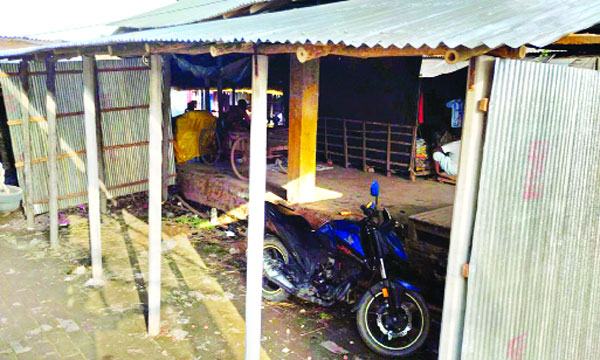 শেরপুরের মির্জাপুর হাটের জায়গা দখল : রাজস্ব হারাচ্ছে সরকার