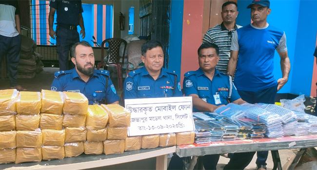 জৈন্তাপুরে গাড়িসহ ভারতীয় ২৯৭ পিস মোবাইল সেট জব্দ