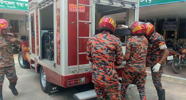 মান্দায় তিন বাহনের সংঘর্ষে নিহত ২