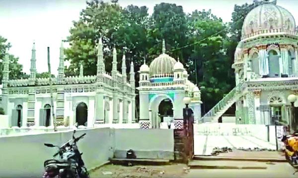 ৭০০ বছরের ঐতিহ্য ধনবাড়ি নবাব শাহি মসজিদ
