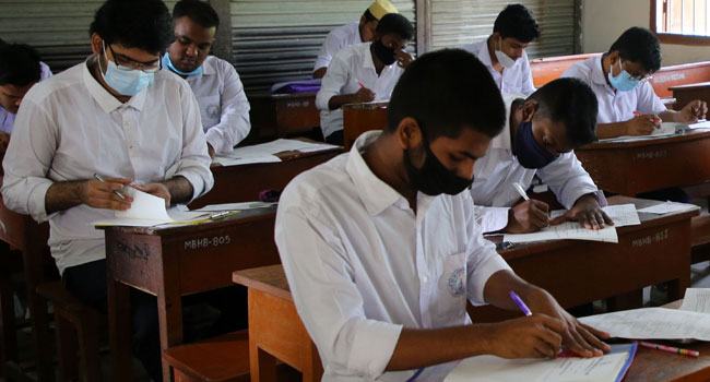 কলেজ পছন্দের দৌড়ে পিছিয়ে মেধাবীরা