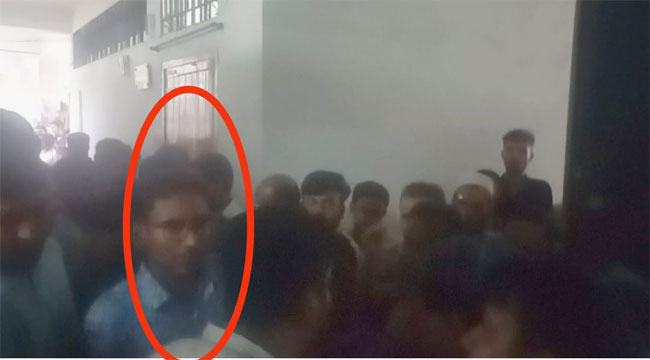 ছাত্রলীগ সম্পাদকের নেতৃত্বে ইবি কর্মকর্তা সমিতির সভাপতি লাঞ্ছিত