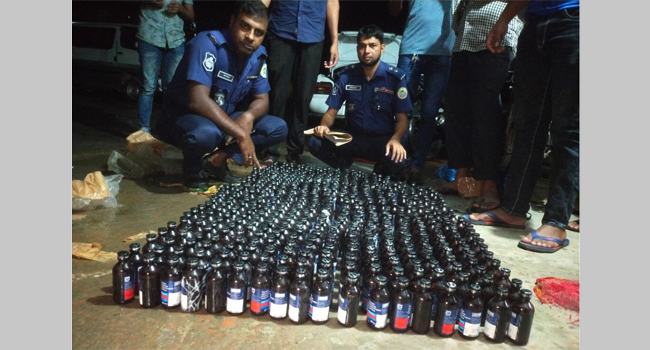 বাকেরগঞ্জে যৌথ অভিযানে ৪৯৪ পিস ফেন্সিডিল উদ্ধার