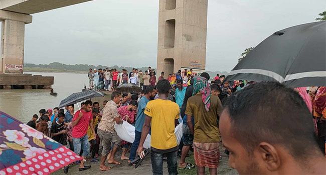 ছেলেকে বাঁচাতে নদে ঝাঁপ দেয়া মায়ের লাশ উদ্ধার