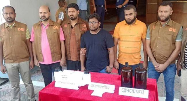 নারায়ণগঞ্জে ‘শয়তানের নিঃশ্বাস’ চক্রের ২ সদস্য গ্রেফতার