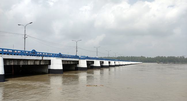 তিস্তার পানি বিপৎসীমা ছুইছুই, খুলে দেয়া হয়েছে ৪৪ গেট