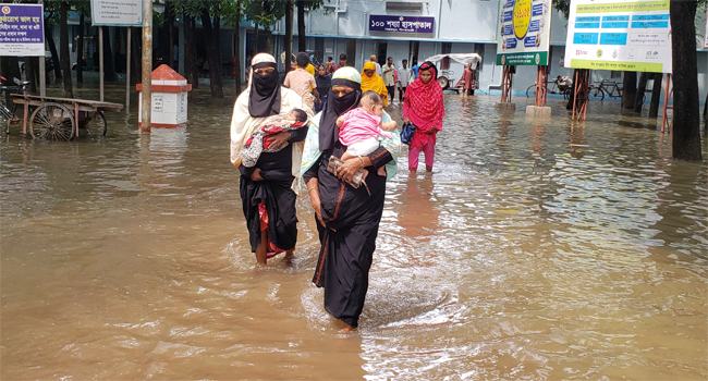 সৈয়দপুর ১০০ শয্যা হাসপাতাল চত্বরে ৩ ফুট পানি, ভোগান্তি