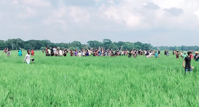 মদনে ৭ গ্রামের লোকজনের মধ্যে সংঘর্ষ, আহত অর্ধশত