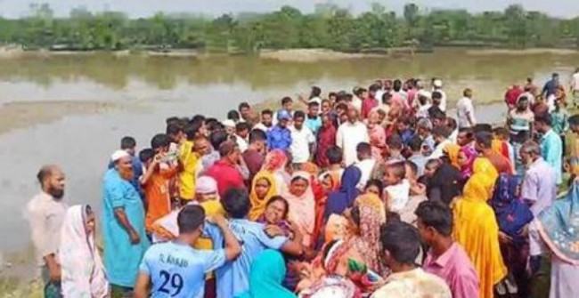 নদী থেকে মা ও দুই শিশু সন্তানের হাত বাঁধা লাশ উদ্ধার