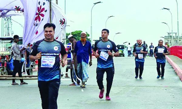 ব্রাহ্মণবাড়িয়ায় দৌড় প্রতিযোগিতায় নানা বয়সী মানুষের মেলা