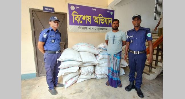 শ্যামারচরে ভারতীয় চিনিসহ গ্রেফতার ১