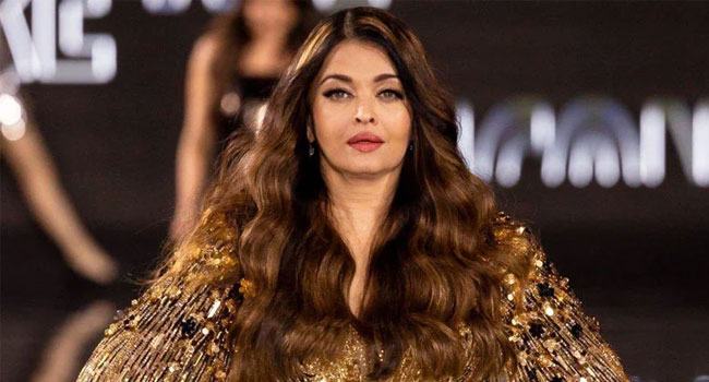 ‘বড্ড বেশি প্লাস্টিক সার্জারি’ : তুমুল কটাক্ষের মুখে ঐশ্বরিয়া