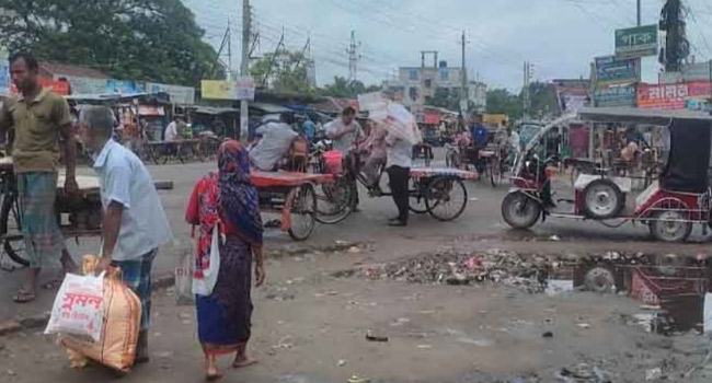 ৪ দিনও চালু হয়নি রাজবাড়ী-ঢাকার বাস