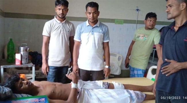ওবায়দুল কাদেরের বাড়ির সামনে মওদুদ আহমদের স্ত্রীর গাড়িতে হামলা