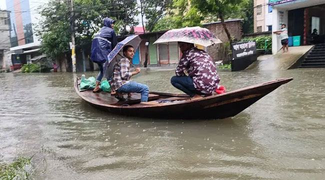 ভারী বর্ষণে তলিয়ে গেছে রাজশাহীর নিম্নাঞ্চল