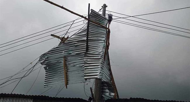 সরাইলে টর্নেডোর তাণ্ডবে লণ্ডভণ্ড দোকানপাট-ঘরবাড়ি