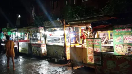 লক্ষ্মীবাজারের বাহারি স্ট্রিট ফুড