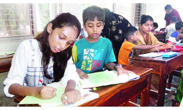 সুলতান স্মরণে শিশুদের ব্যতিক্রমী চিঠি উৎসব