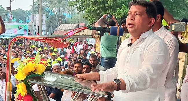কিশোরগঞ্জের নিকলীতে এমপির বিরুদ্ধে সমাবেশ