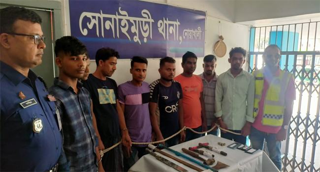 নোয়াখালীতে আগ্নেয়াস্ত্রসহ আন্তঃজেলা ৮ ডাকাত গ্রেফতার