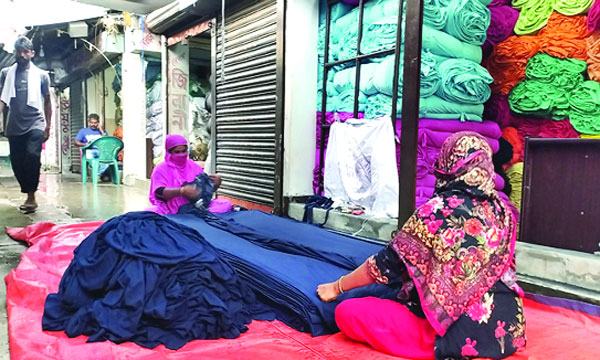 নারায়ণগঞ্জে ৫ হাজার থান কাপড়  ব্যবসায়ী সঙ্কটে