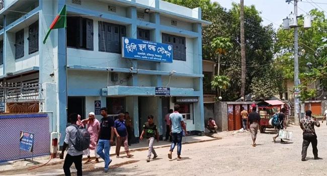 পূজায় ৭ দিন বন্ধ হিলি স্থলবন্দরে পণ্য আমদানি-রফতানি, খোলা ইমিগ্রেশন