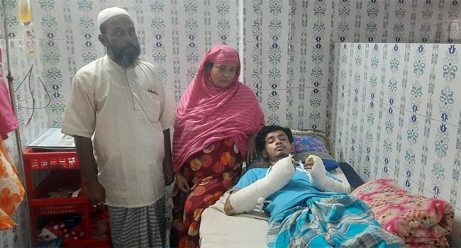 ৫ লাখ টাকা মুক্তিপণের দাবিতে ২ আঙ্গুল কেটে ফেলে দিলো সন্ত্রাসীরা