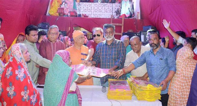 নারায়ণগঞ্জে কাউন্সিল খোরশেদের সহযোগিতায় দলিত সম্প্রদায়ের দূর্গা উৎসব