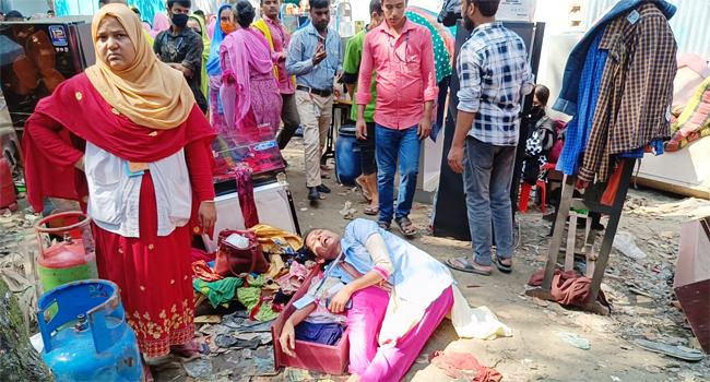 ভালুকায় অগ্নিকাণ্ডে ২০ বসতঘর পুড়ে ছাই