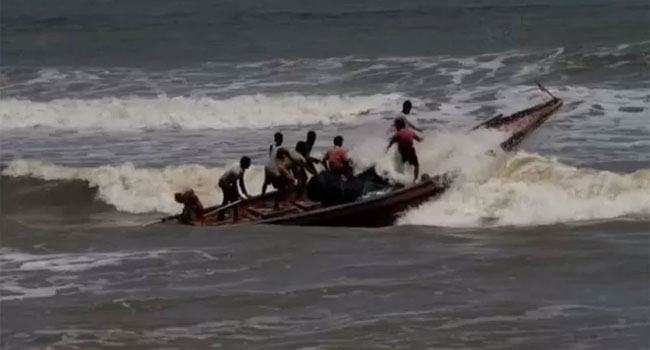 দুর্বল হয়ে উপকূলে আঘাত হানতে পারে ঘূর্ণিঝড় ‘হামুন’
