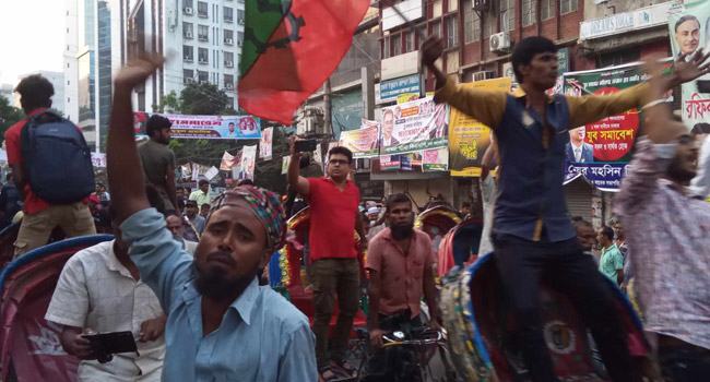 বিএনপির পক্ষে নয়াপল্টনে রিকশাচালকদের শোডাউন