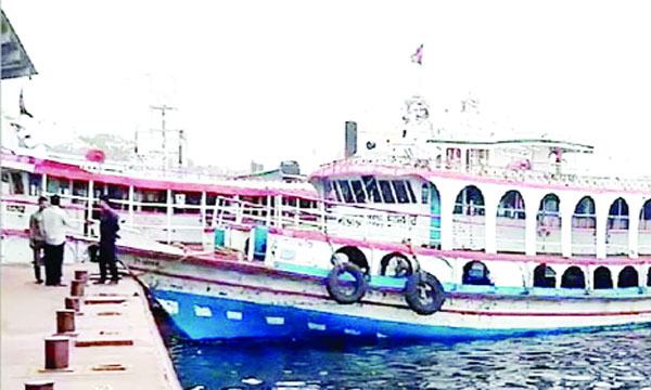 বন্ধের পথে নারায়ণগঞ্জের আড়াই শ’ বছরের লঞ্চঘাট